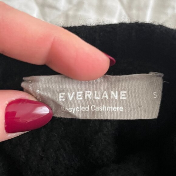 Everlane Black Recycled Cashmere Stroopwafel Turtleneck Sweater Sz Small - Picture 8 of 9